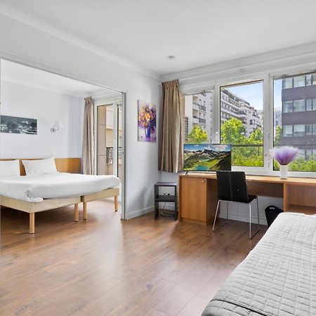 Grand Appartement Avec Balcon - Proche Parc Des Expo - Parking Privee イシー＝レ＝ムリノー エクステリア 写真