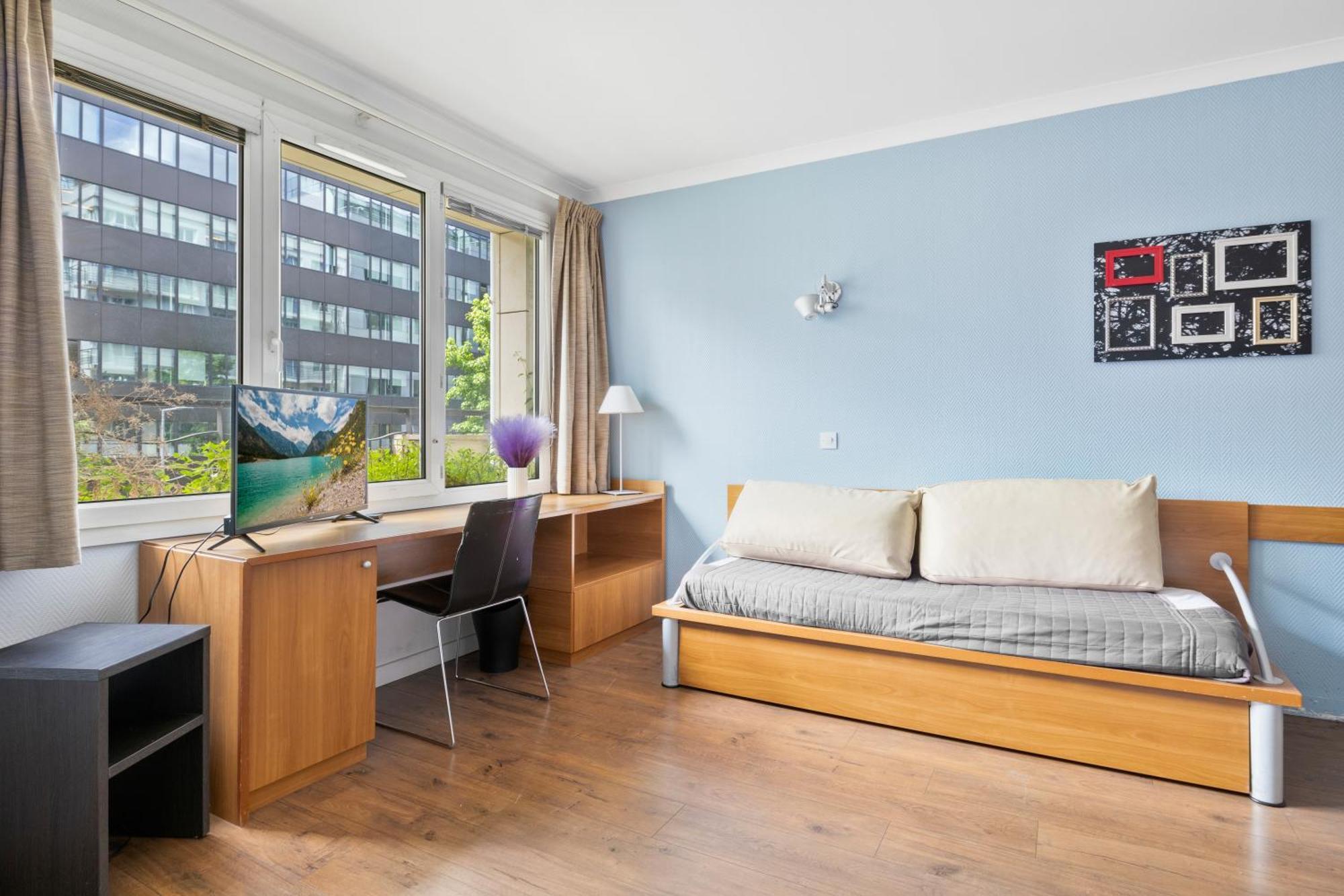 Grand Appartement Avec Balcon - Proche Parc Des Expo - Parking Privee イシー＝レ＝ムリノー エクステリア 写真