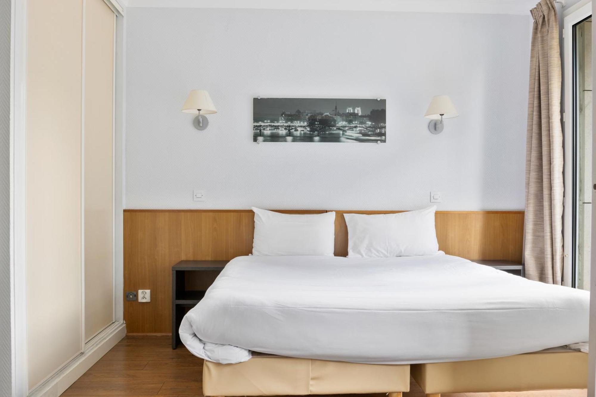 Grand Appartement Avec Balcon - Proche Parc Des Expo - Parking Privee イシー＝レ＝ムリノー エクステリア 写真